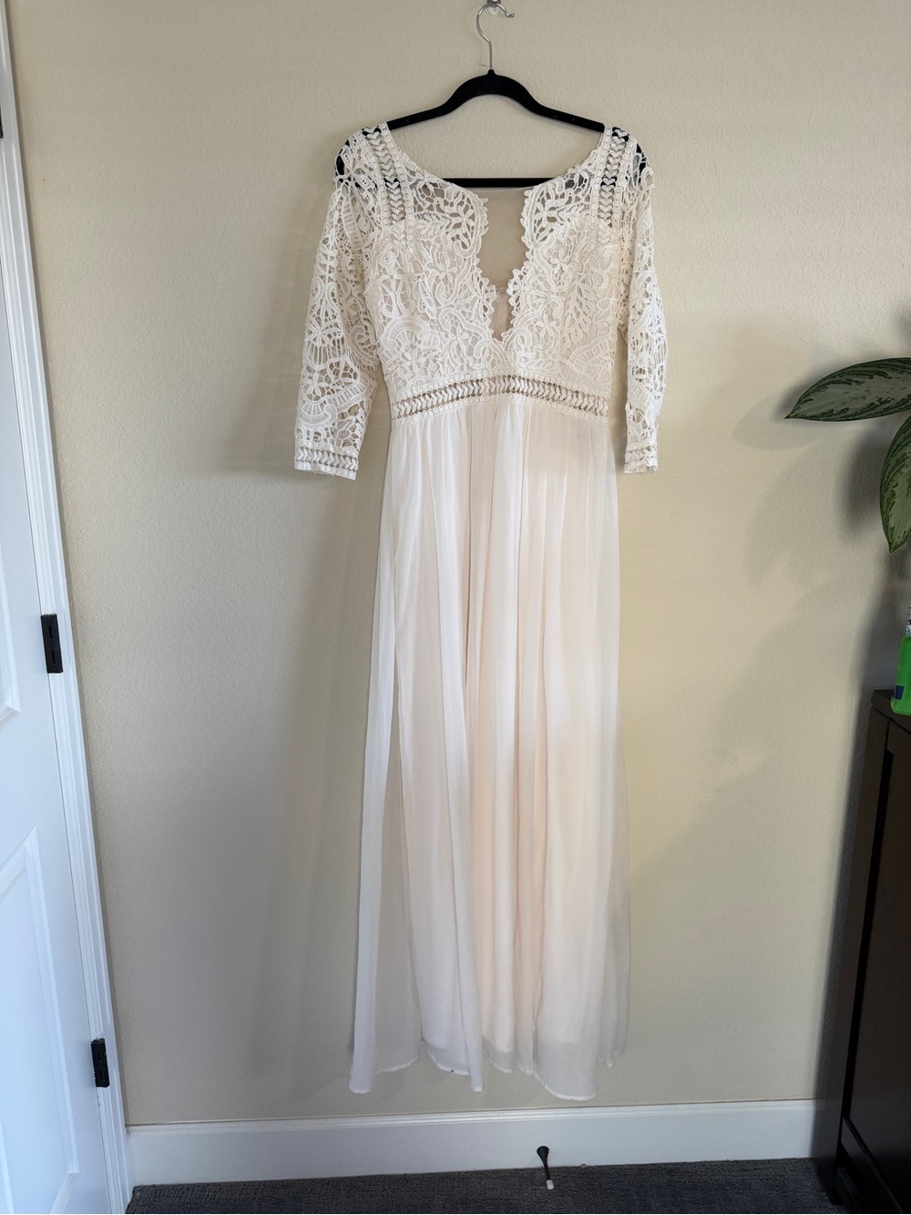 Ivory Lace Bodice Maxi Dress with Crochet Sleeves - Picture 5 of 6